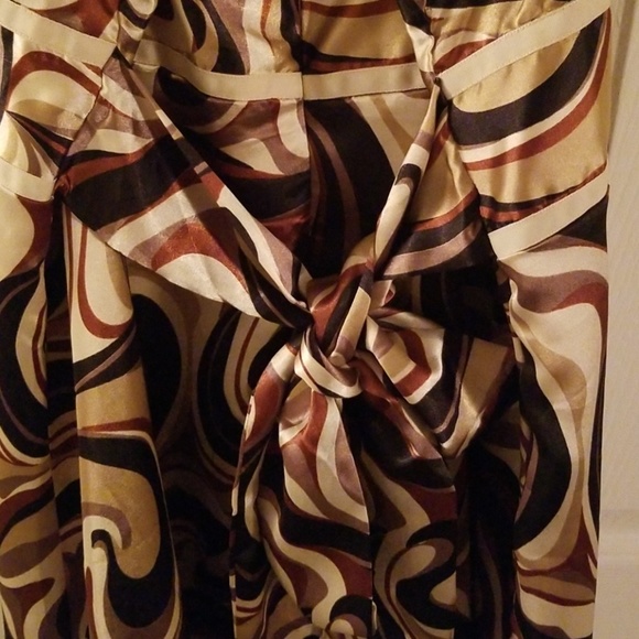 Dress - Picture 3 of 4